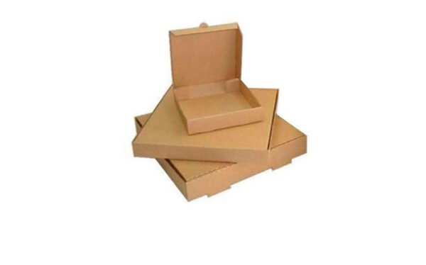 envases para pizza, cajas para pizza en fondo blanco