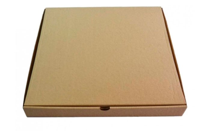 cajas personalizadas tipo maletín, cajas pata pizza en fondo blanco